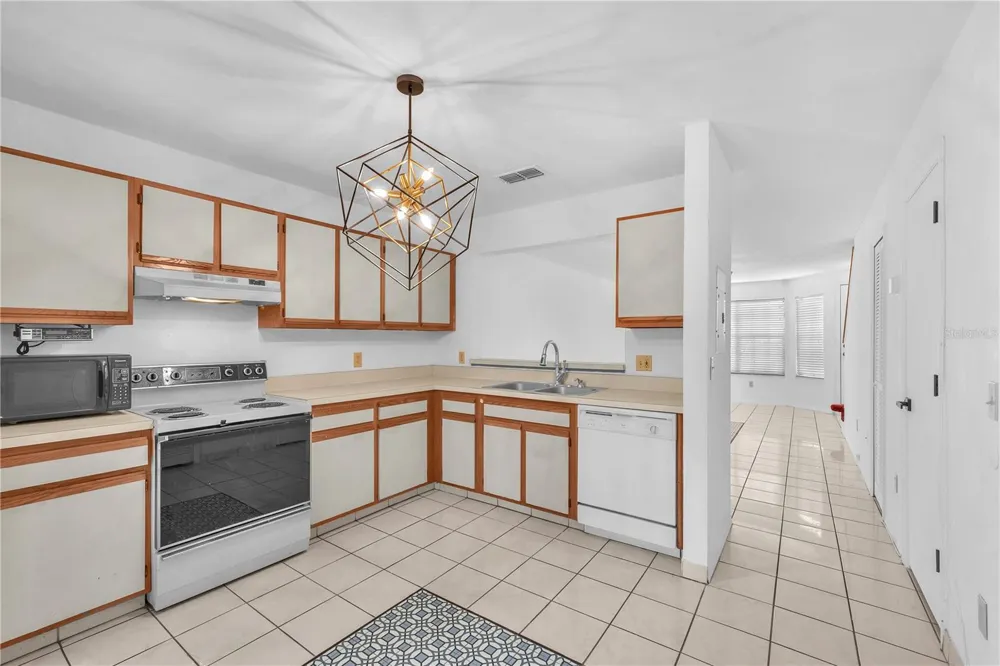 5100 BURCHETTE ROAD #1004 Tampa, FL 33647