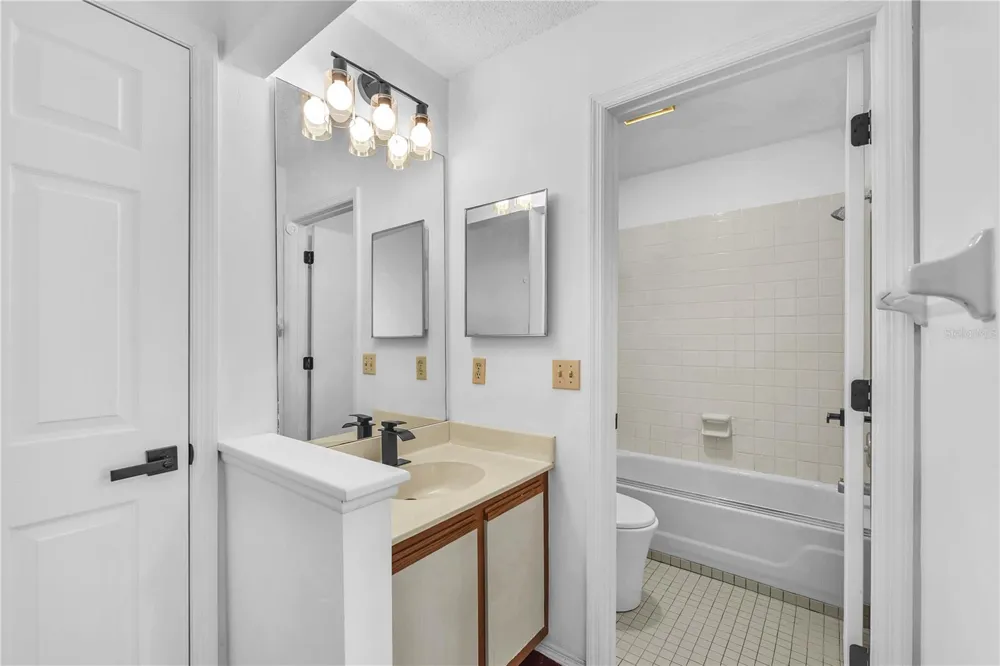 5100 BURCHETTE ROAD #1004 Tampa, FL 33647