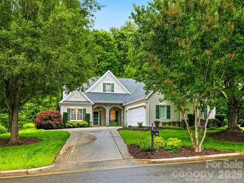 25 Clovelly Way