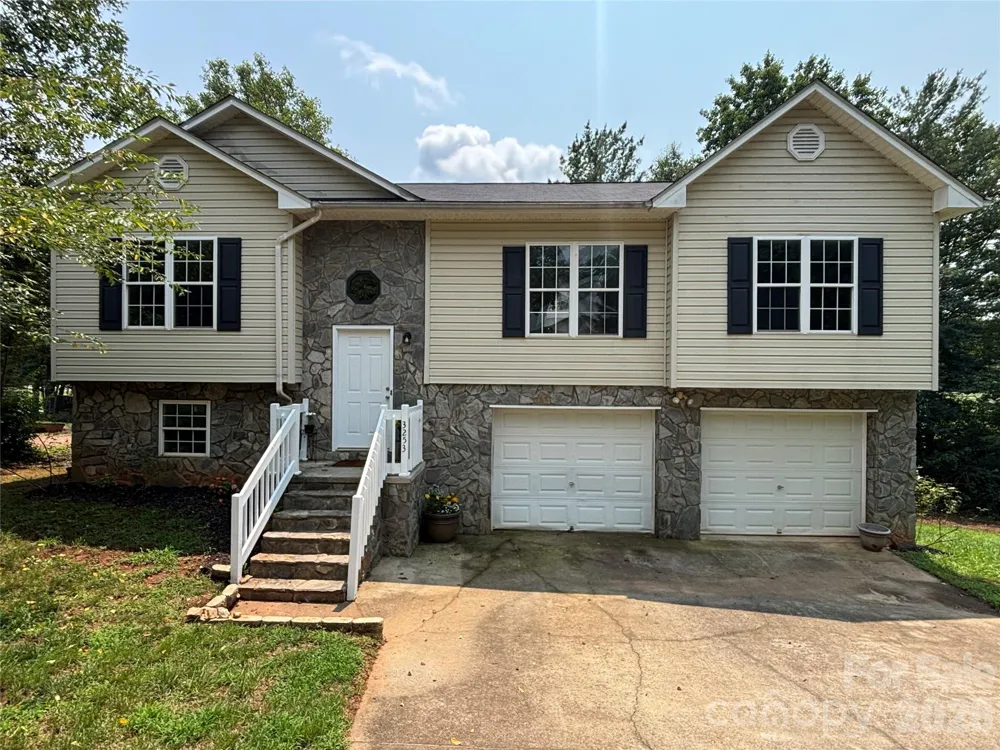 3253 Capital Court Lenoir, NC 28645