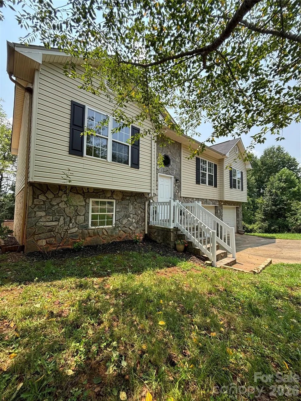3253 Capital Court Lenoir, NC 28645