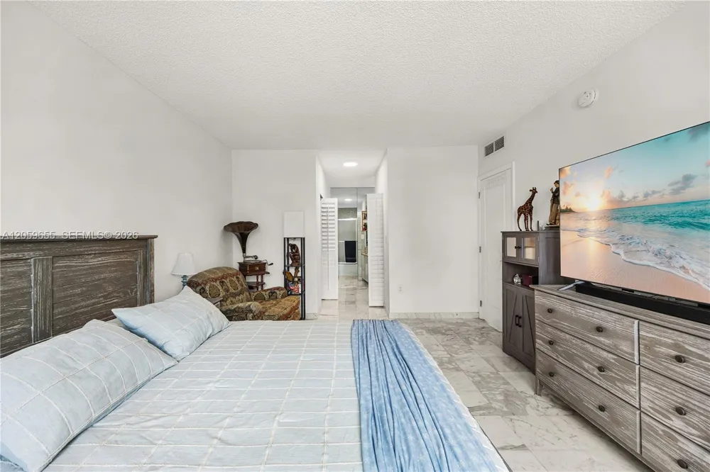 1950 S Ocean Dr #5F Hallandale Beach, FL 33009