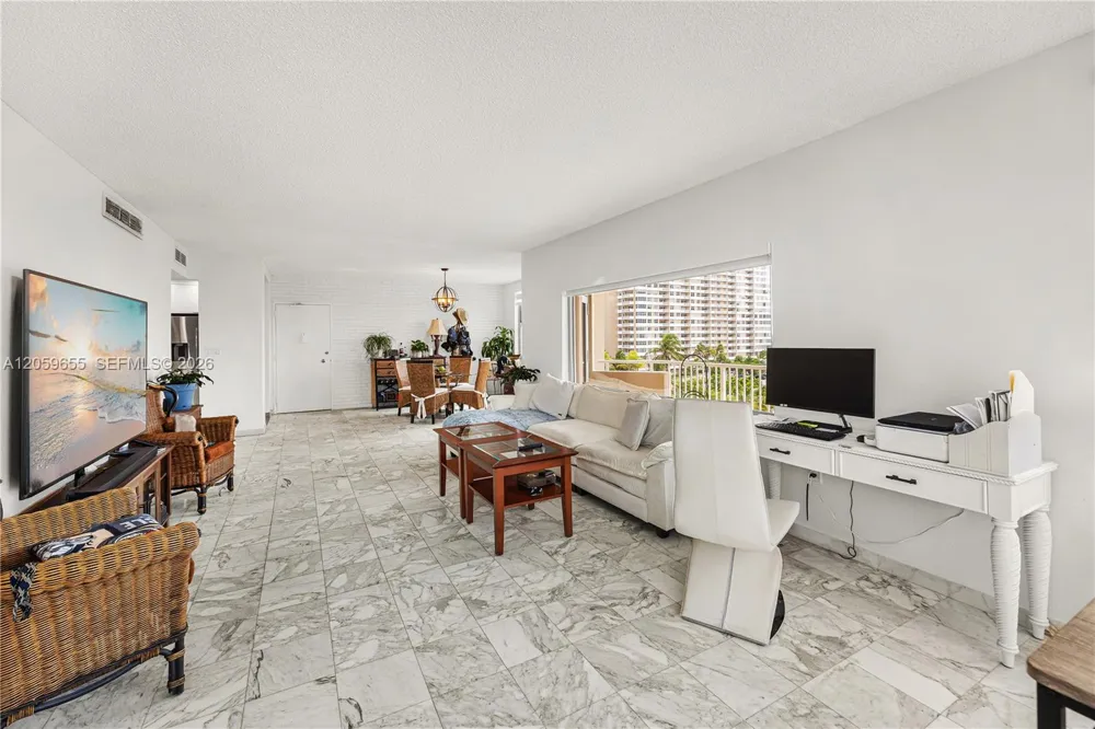 1950 S Ocean Dr #5F Hallandale Beach, FL 33009
