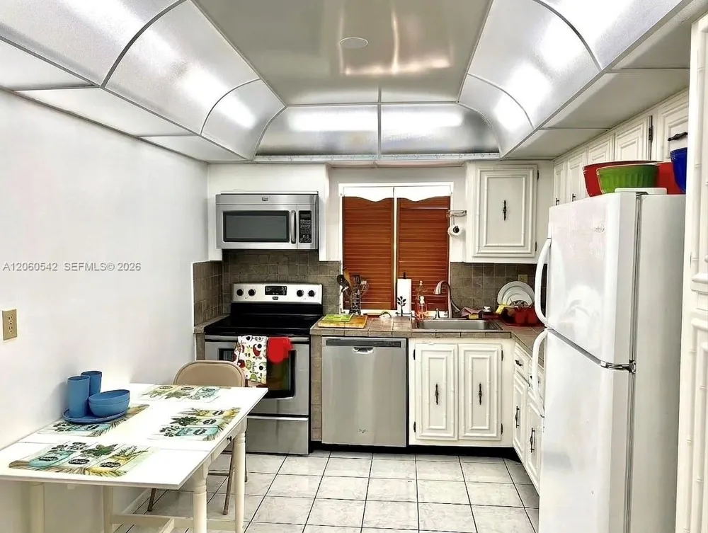 800 Parkview Dr #222 Hallandale Beach, FL 33009