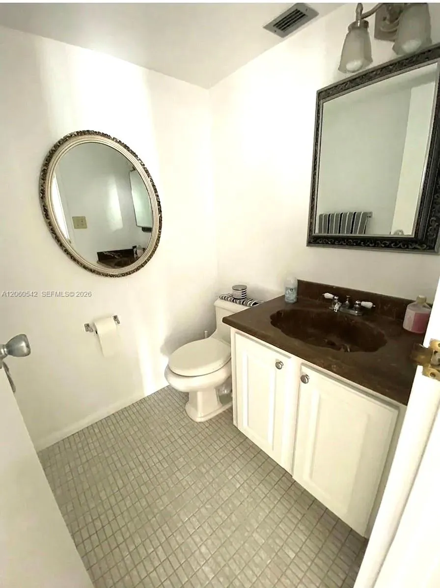 800 Parkview Dr #222 Hallandale Beach, FL 33009