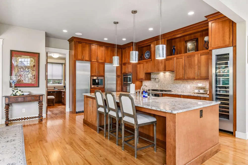 2224 Portico Green Wayzata, MN 55391
