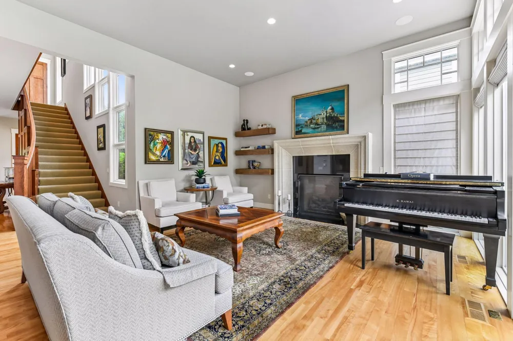 2224 Portico Green Wayzata, MN 55391