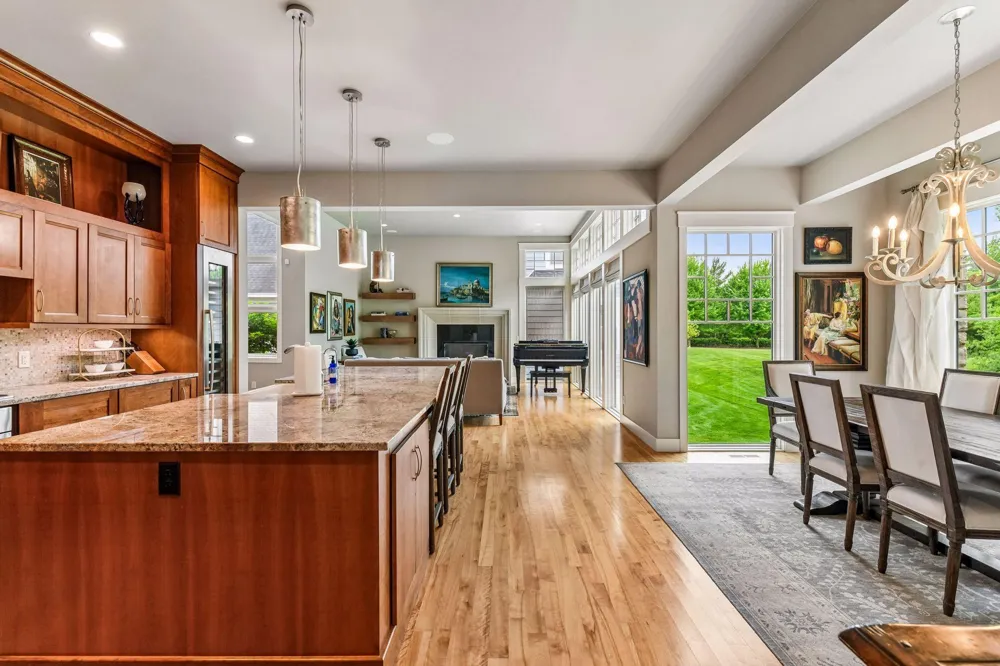 2224 Portico Green Wayzata, MN 55391