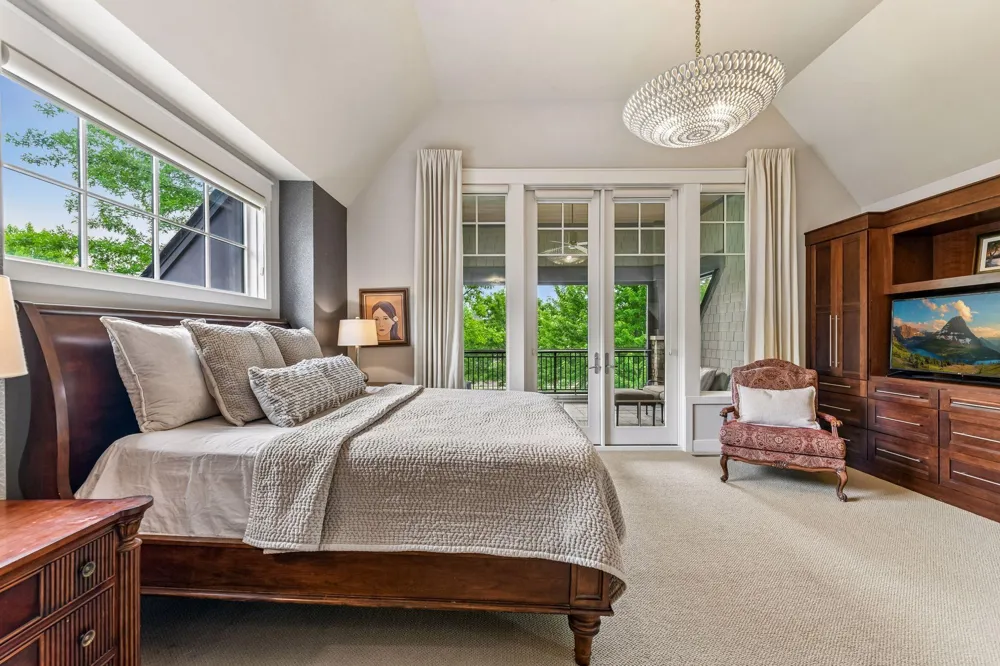 2224 Portico Green Wayzata, MN 55391