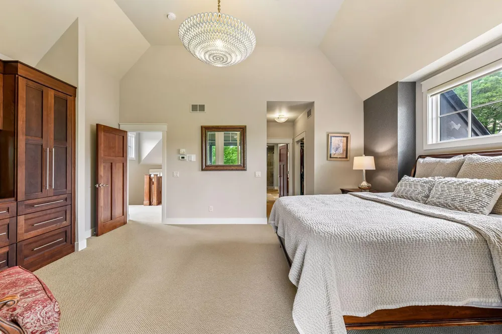 2224 Portico Green Wayzata, MN 55391