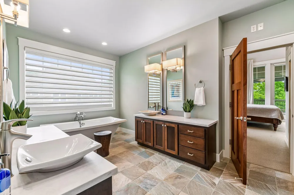 2224 Portico Green Wayzata, MN 55391