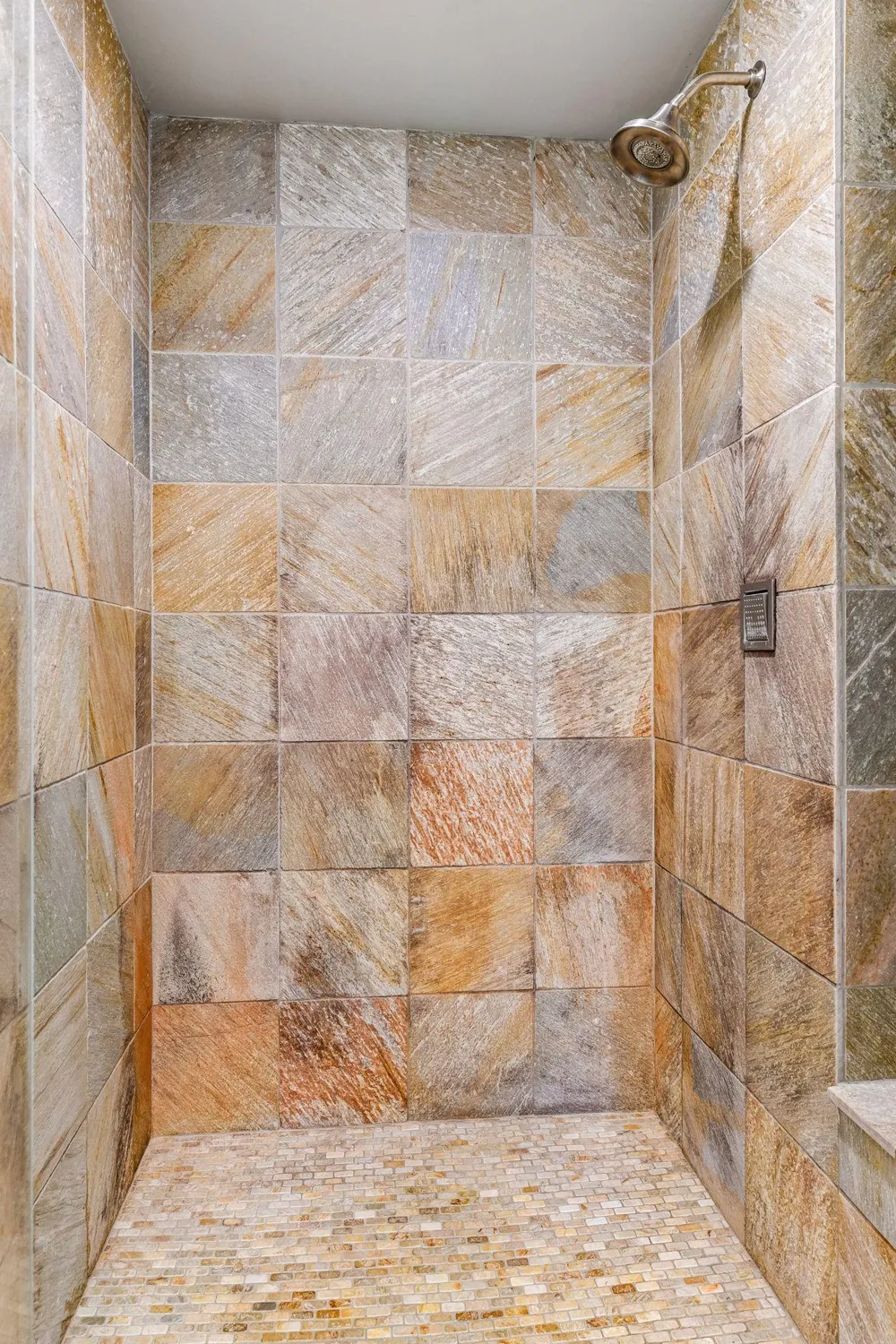 2224 Portico Green Wayzata, MN 55391