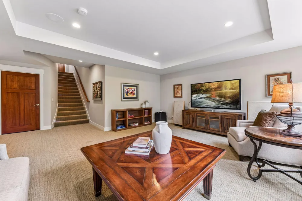 2224 Portico Green Wayzata, MN 55391