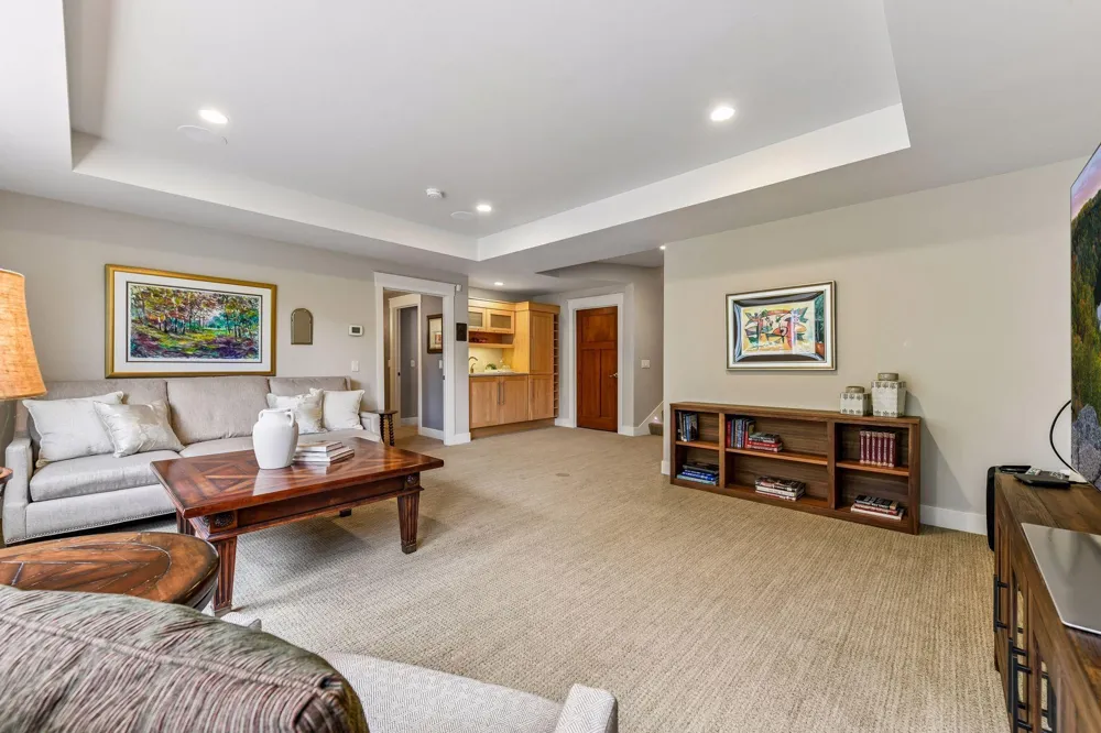 2224 Portico Green Wayzata, MN 55391