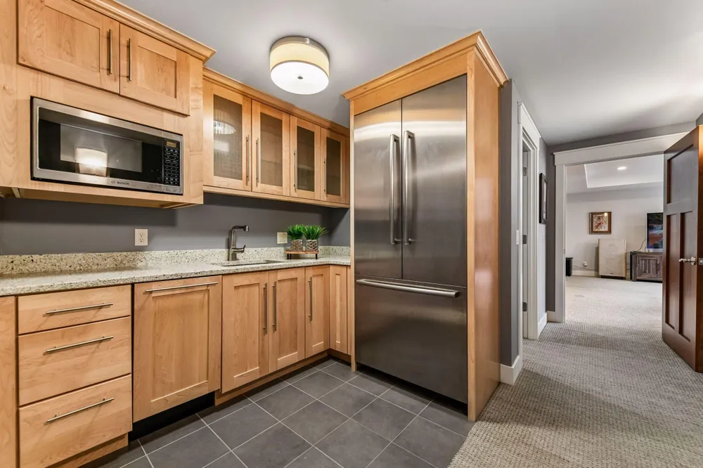 2224 Portico Green Wayzata, MN 55391
