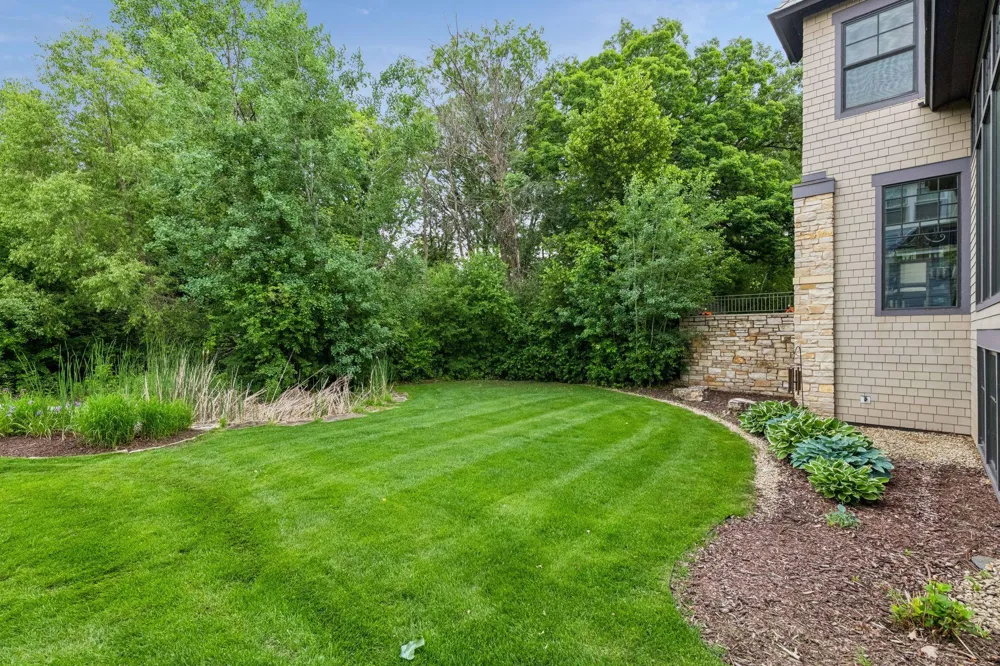 2224 Portico Green Wayzata, MN 55391