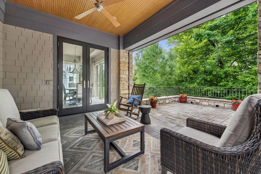 2224 Portico Green Wayzata, MN 55391