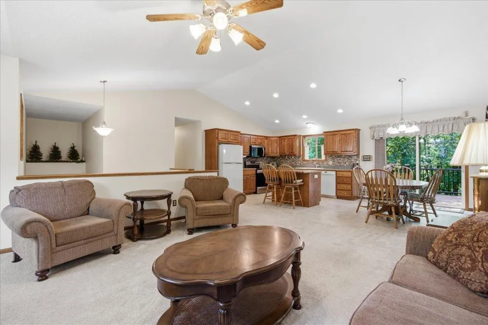10157 Pin Oak Lane Brainerd, MN 56401