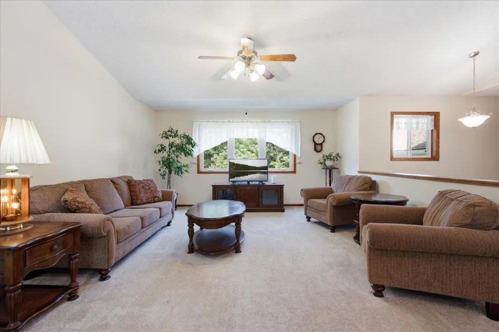 10157 Pin Oak Lane Brainerd, MN 56401