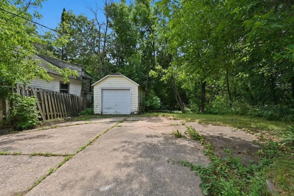 611 Lincoln Parkway Duluth, MN 55806