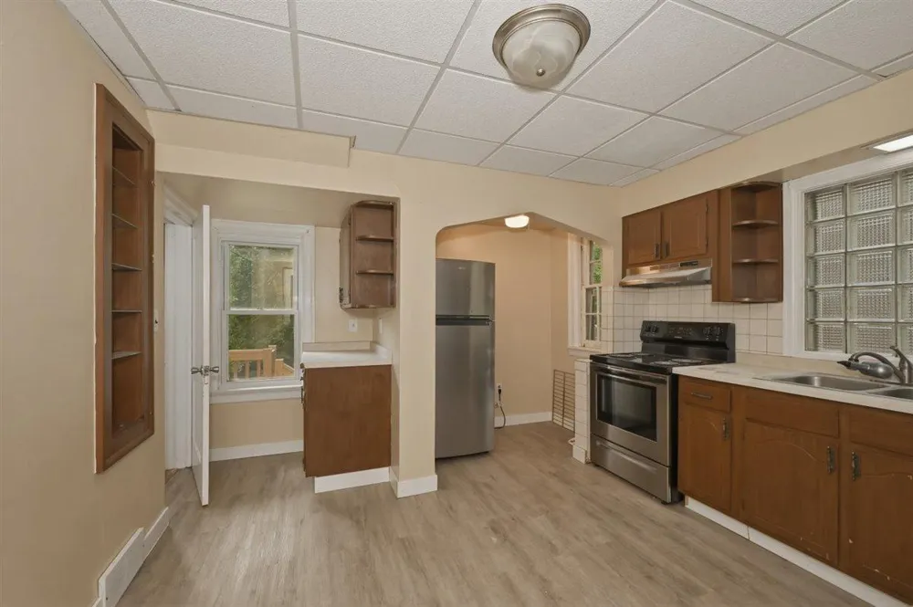 611 Lincoln Parkway Duluth, MN 55806