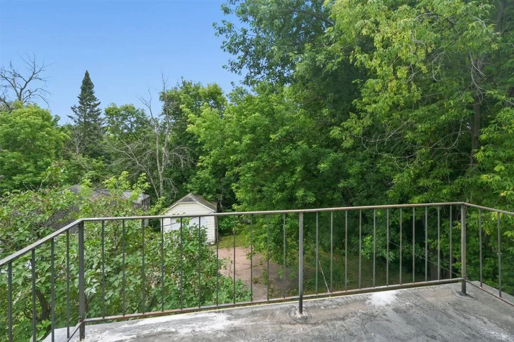 611 Lincoln Parkway Duluth, MN 55806