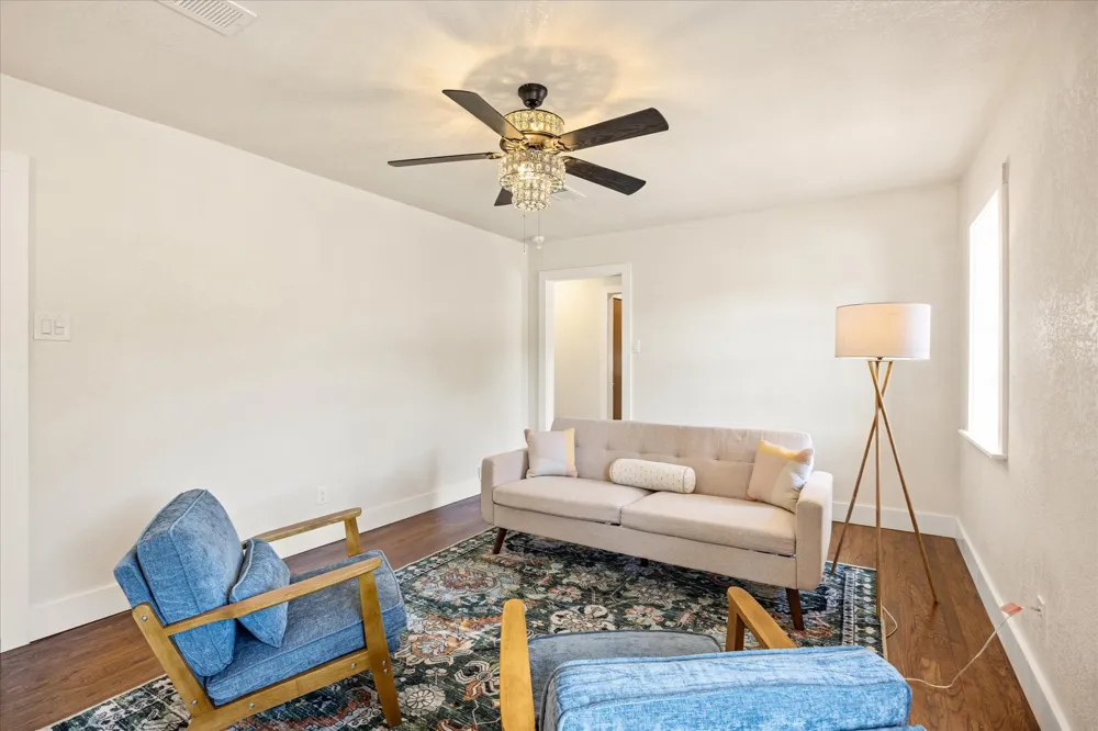201 E 3rd Street Weatherford, TX 76086
