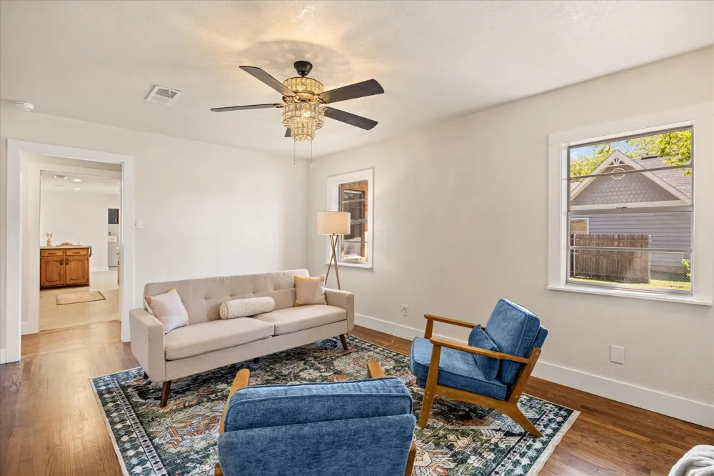 201 E 3rd Street Weatherford, TX 76086
