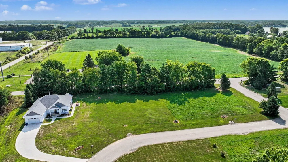 3 Catamaran Court Cassopolis, MI 49031