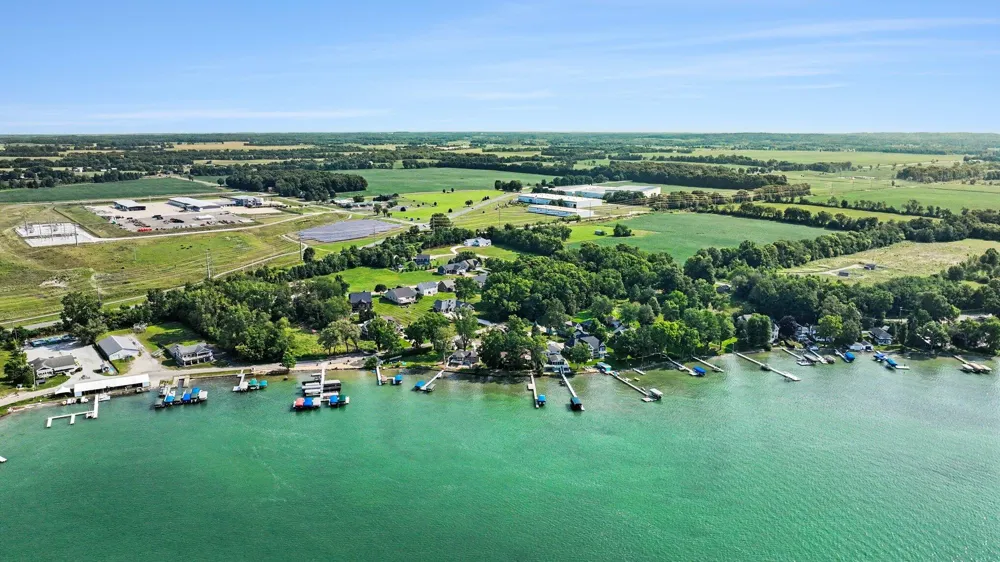 3 Catamaran Court Cassopolis, MI 49031