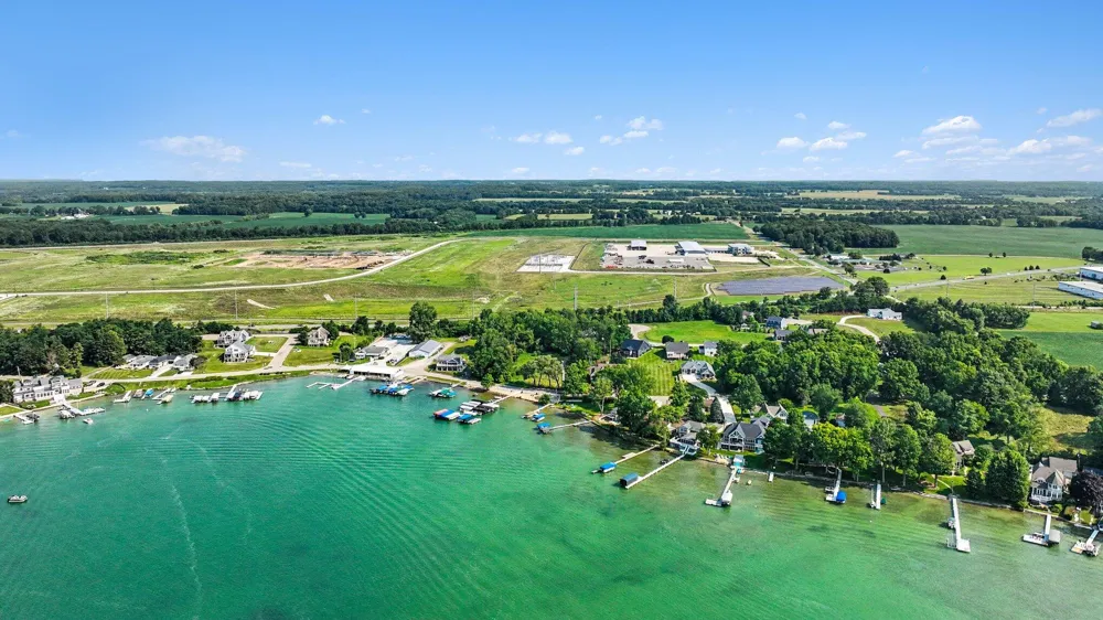 3 Catamaran Court Cassopolis, MI 49031