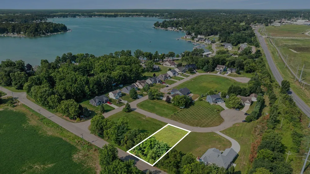3 Catamaran Court Cassopolis, MI 49031