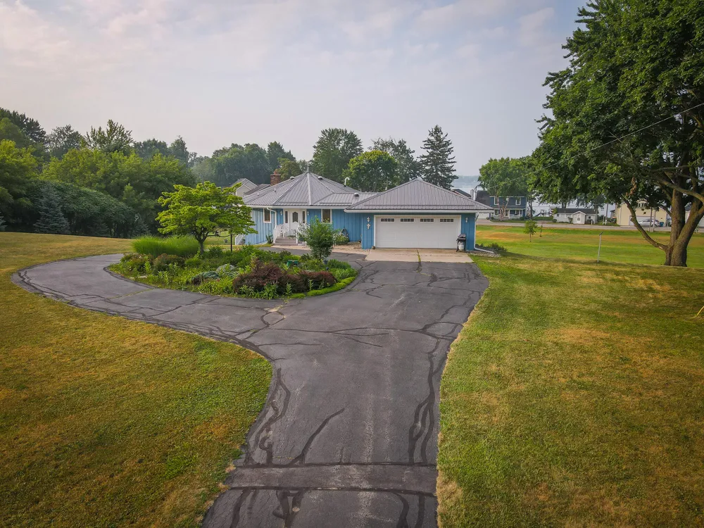 828 Reunion Avenue Fremont, MI 49412