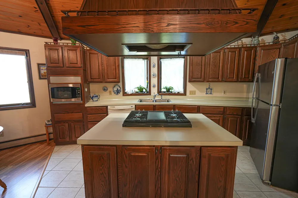 828 Reunion Avenue Fremont, MI 49412
