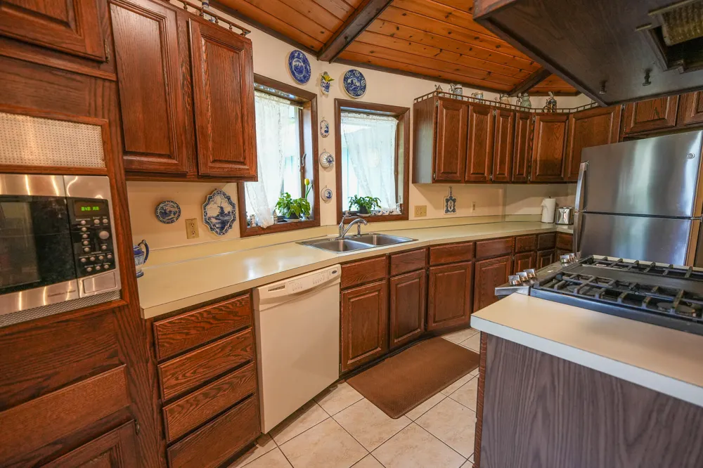 828 Reunion Avenue Fremont, MI 49412