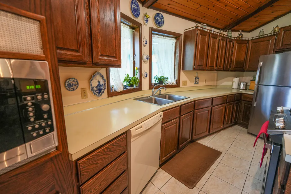 828 Reunion Avenue Fremont, MI 49412