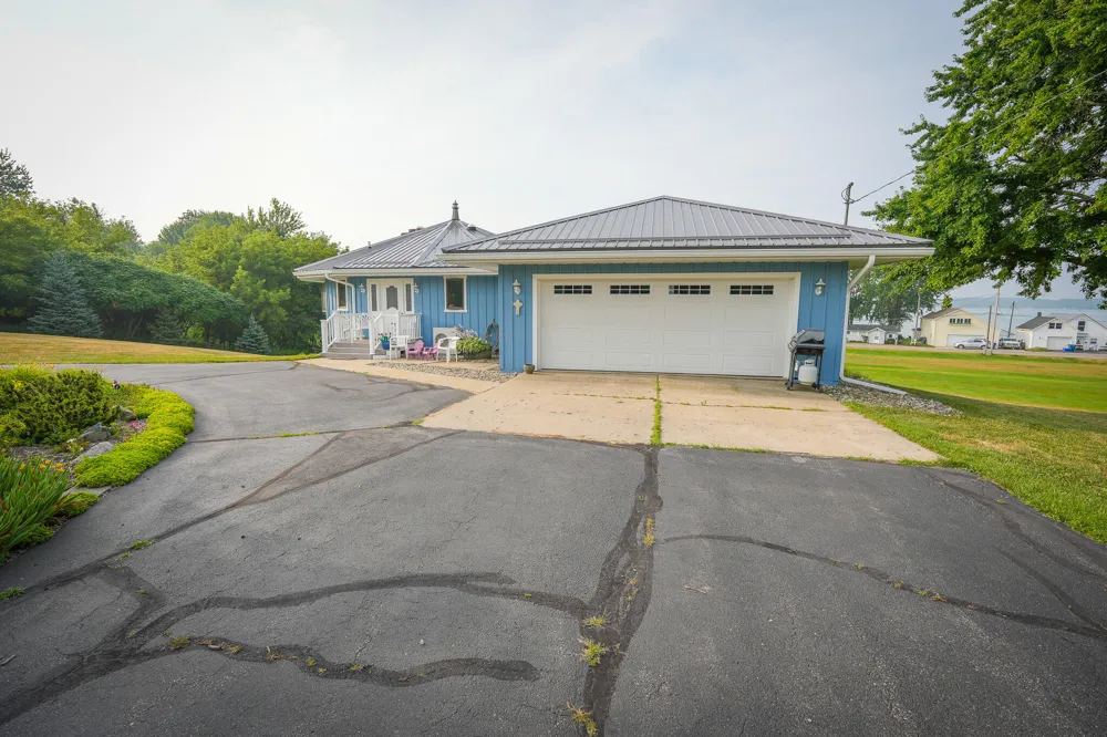828 Reunion Avenue Fremont, MI 49412
