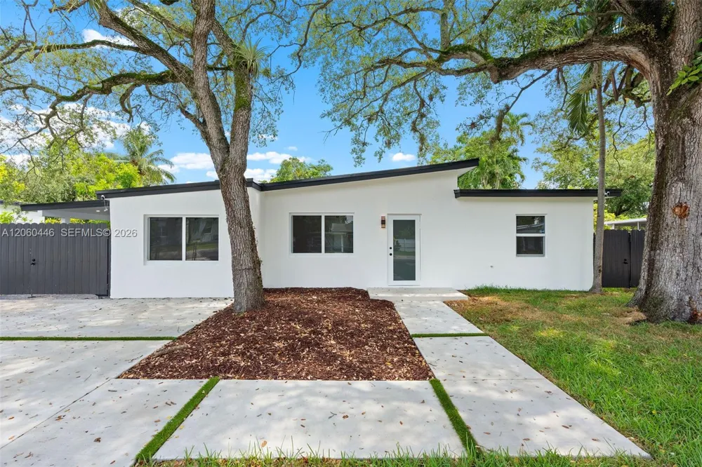 35 Allen Rd West Park, FL 33023