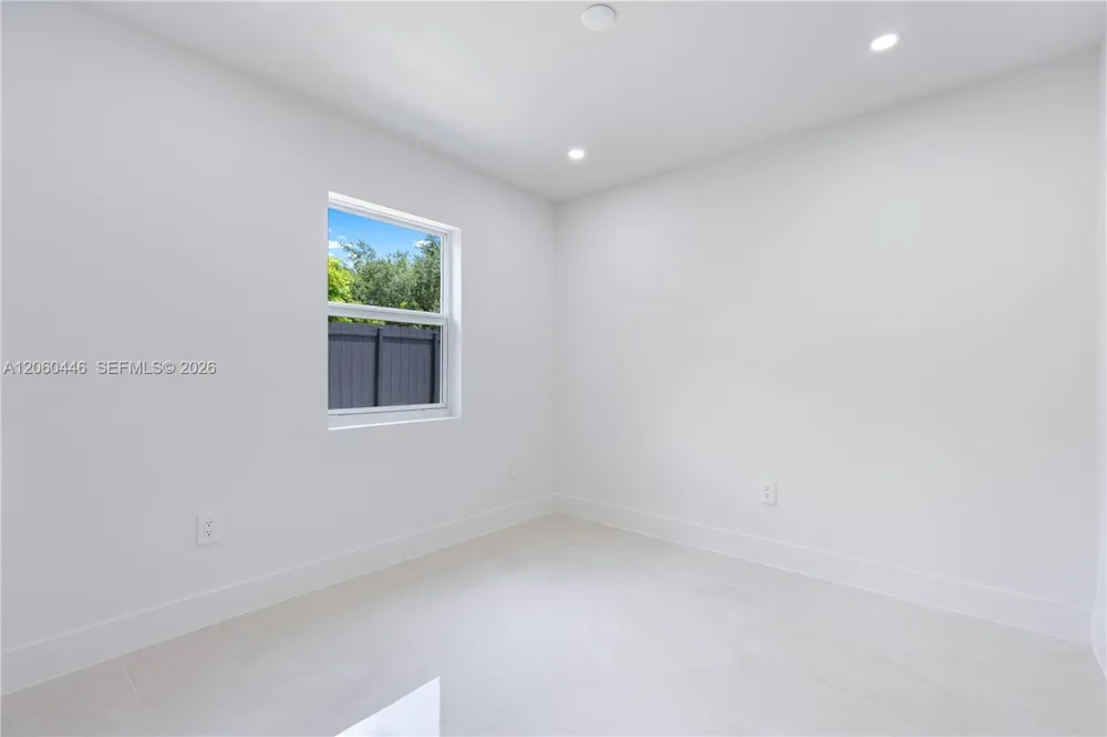 35 Allen Rd West Park, FL 33023