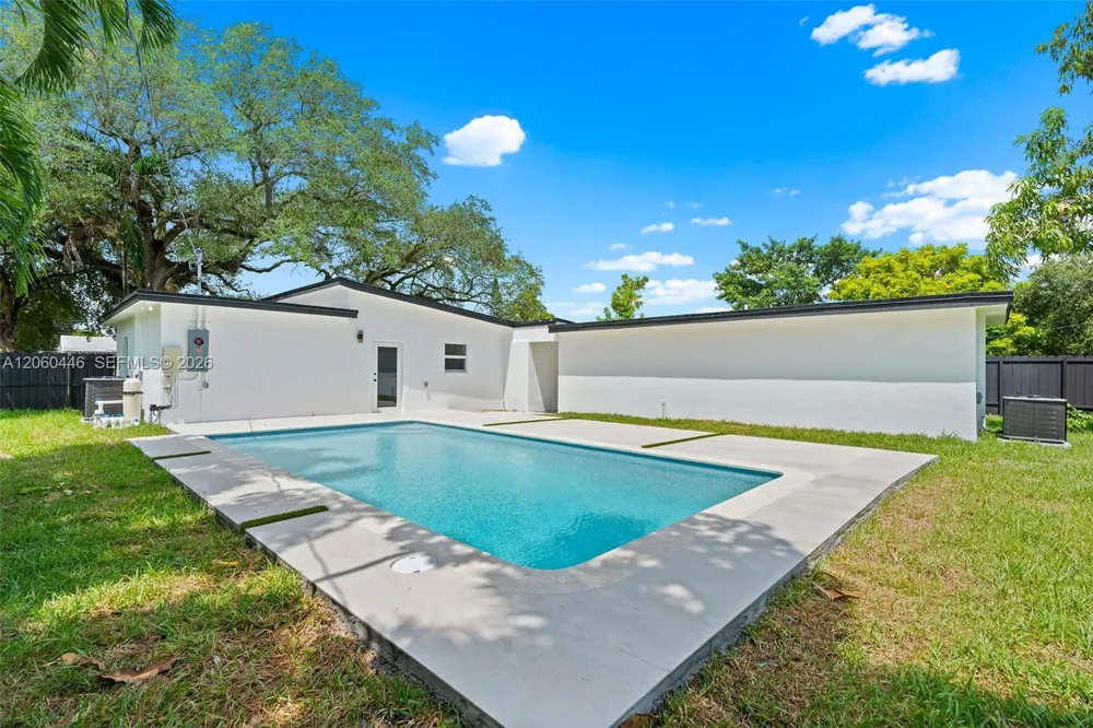 35 Allen Rd West Park, FL 33023