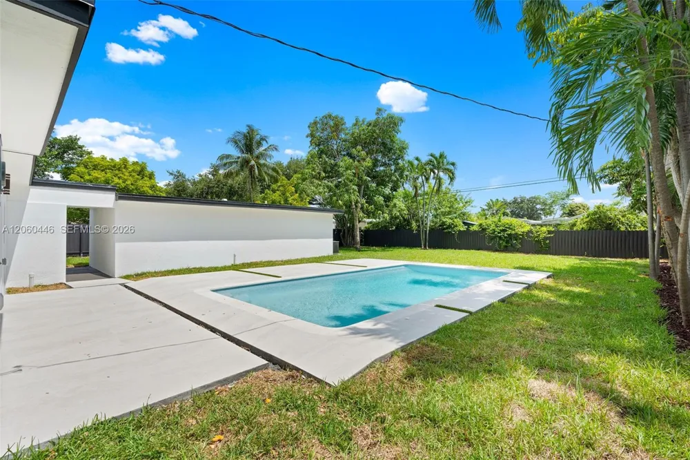 35 Allen Rd West Park, FL 33023
