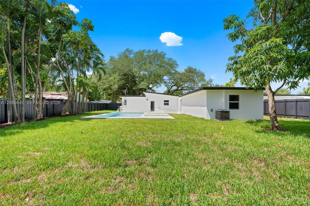 35 Allen Rd West Park, FL 33023