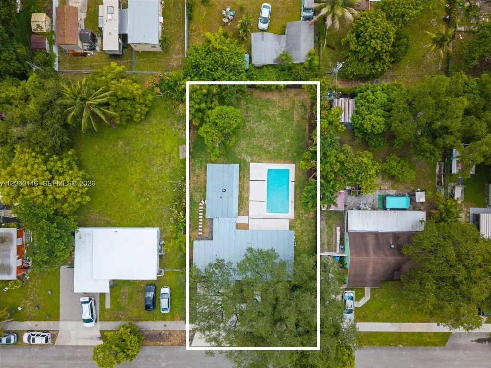 35 Allen Rd West Park, FL 33023
