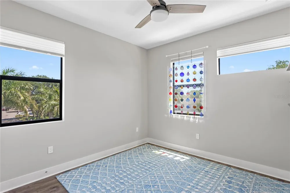2521 11TH PLACE St Petersburg, FL 33713