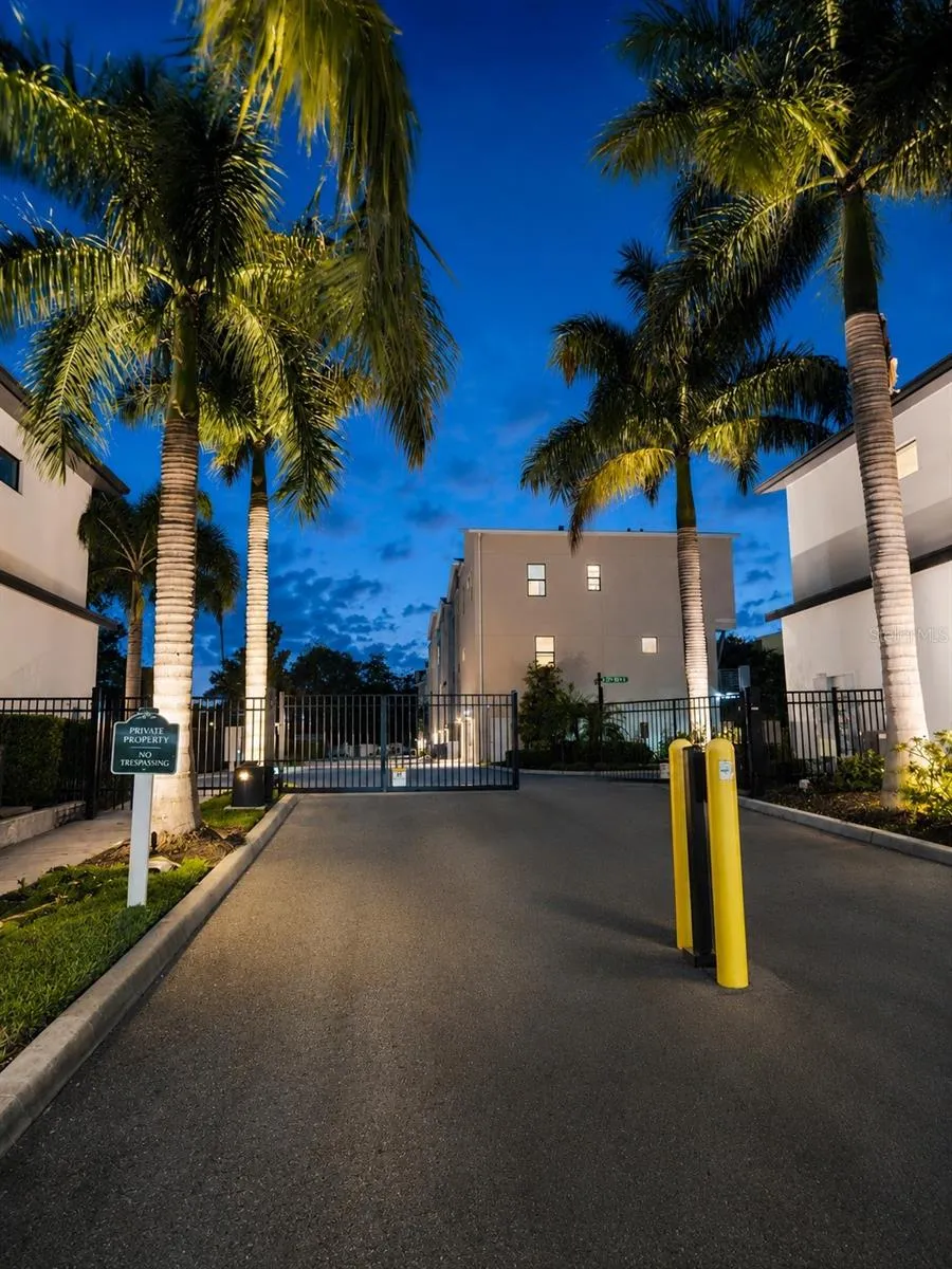 2521 11TH PLACE St Petersburg, FL 33713