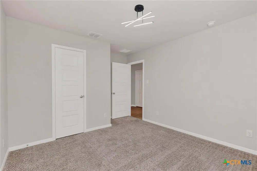 1160 Water Valley Seguin, TX 78155
