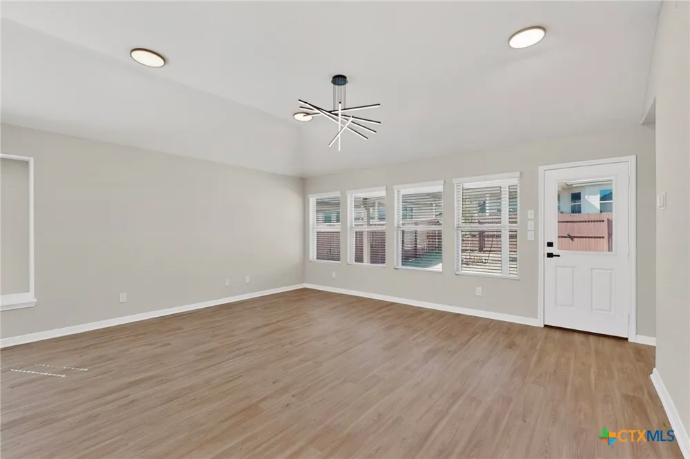 1160 Water Valley Seguin, TX 78155