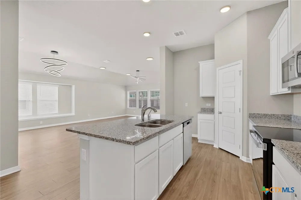 1160 Water Valley Seguin, TX 78155
