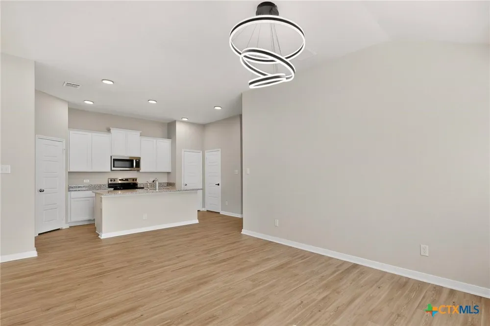 1160 Water Valley Seguin, TX 78155