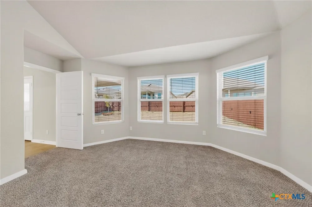 1160 Water Valley Seguin, TX 78155